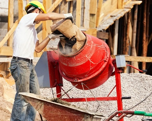 Bétonnière dans le chantier