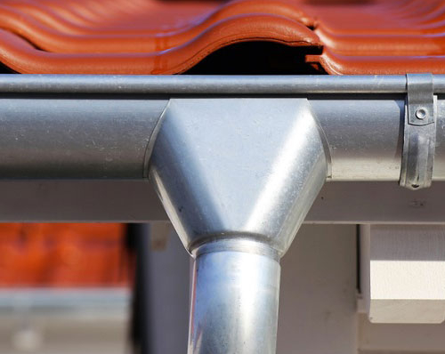 Comment poser une gouttière en zinc ? Comment poser une gouttière en zinc ?