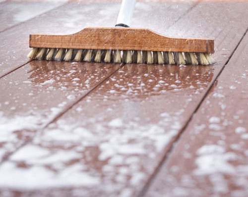 Quel entretien pour les lames de terrasse en composite ? Quel entretien pour les lames de terrasse en composite ?